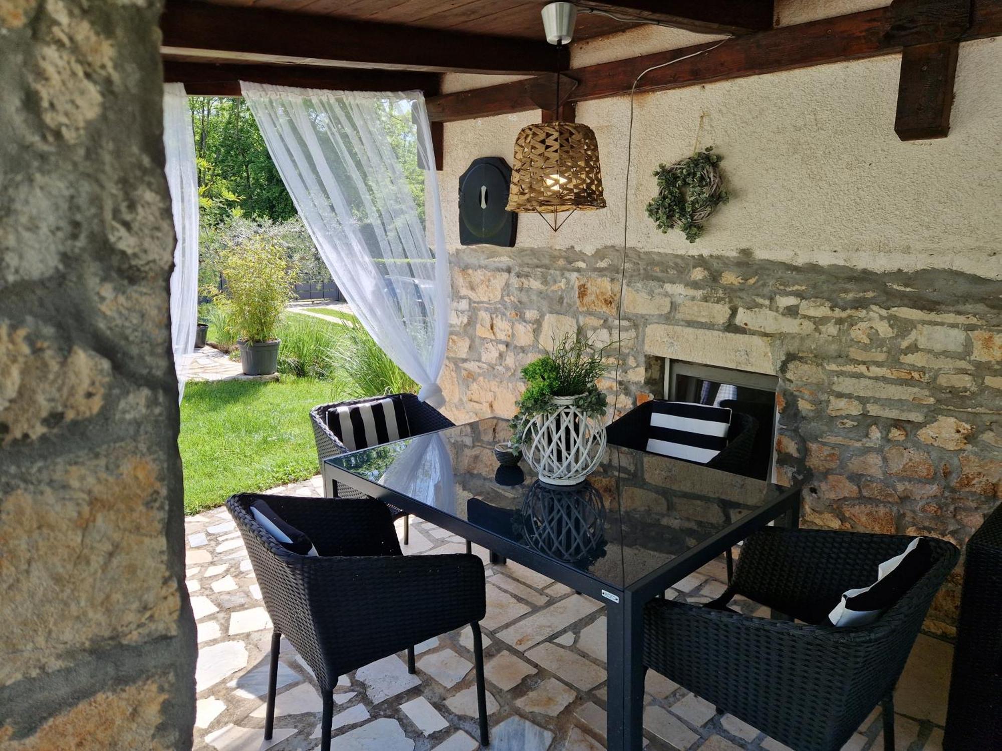 Holiday House Vuki Nedeščina Εξωτερικό φωτογραφία
